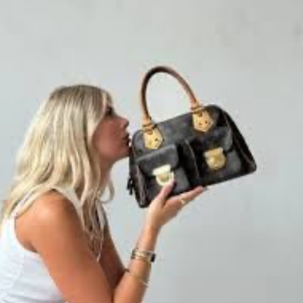 Louis Vuitton Monogram Manhattan PM - Picture 6 of 12